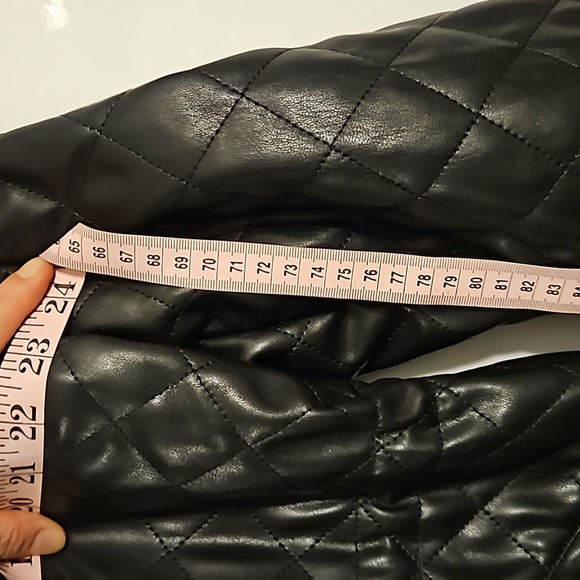 Guess. Jacket with detachable inner fur. Color Black. Inside fake fur. Size XL - Picture 14 of 16